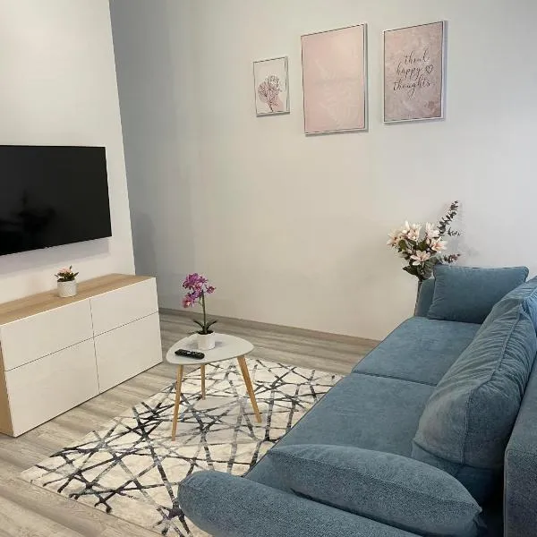 Eden City Home，位于杰尔的酒店