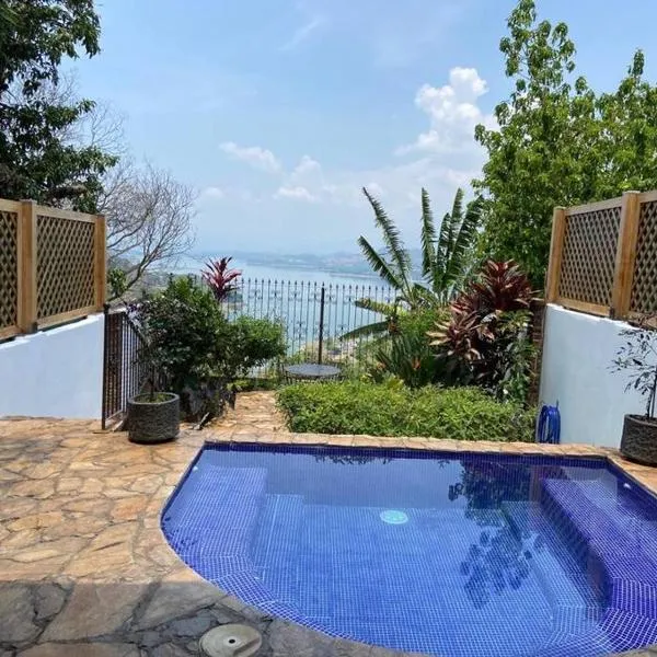 Casa Flor de Pajaro, vistas panorámicas increíbles al lago，位于Chalatenango的酒店