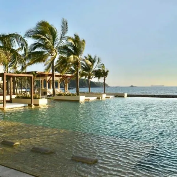 Ponto Horizonte Manzanillo. Best place in Manzanillo!!! Luxury beach front condo, gorgeous views!! Best place you can stay!with up to 8 people.，位于曼萨尼约的酒店