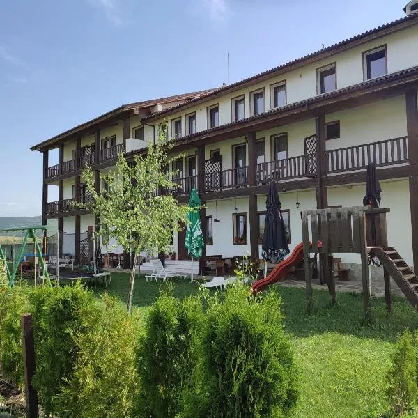 Guest House Belchin View，位于Relʼovo的酒店