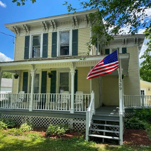 The Kelly House - 4 BR Historic Lodge - Downtown，位于埃利科特维尔的酒店