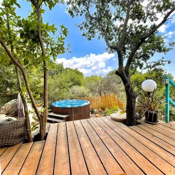 Solara Cabin，位于埃米瑞姆的酒店