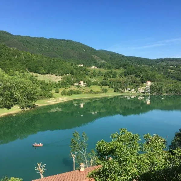 Casa sul lago Nonna Gio'，位于Poggio San Lorenzo的酒店