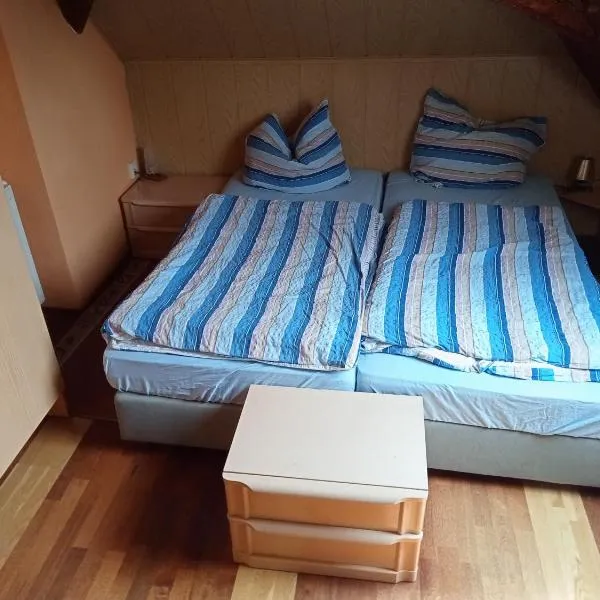Übernachtungszimmer 1，位于Schlettau的酒店