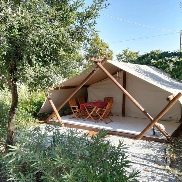 Glamping Agricampeggio Tognoni，位于La Sdriscia的酒店