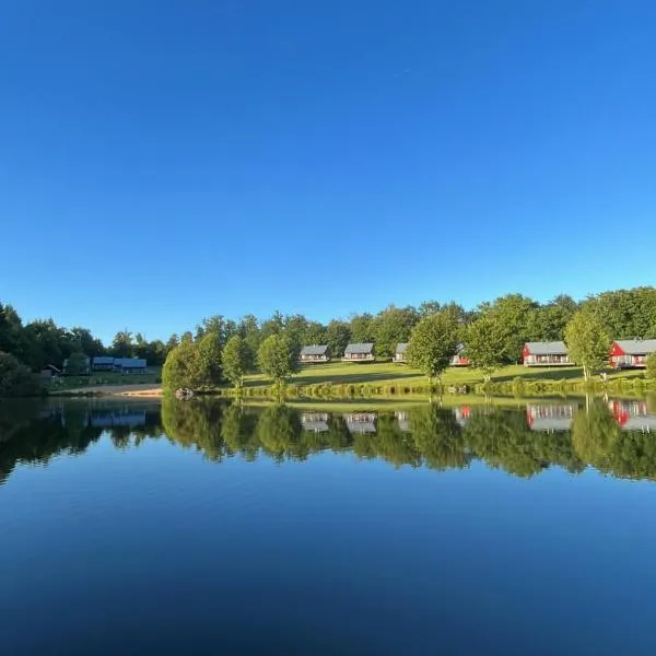 Chalet sur bord de l'eau，位于Saint-Front-la-Rivière的酒店