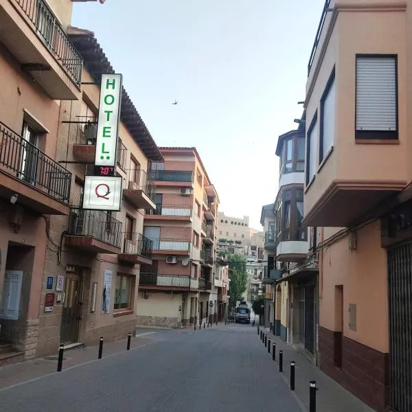 Hotel Querol，位于Belmonte de Mezquín的酒店