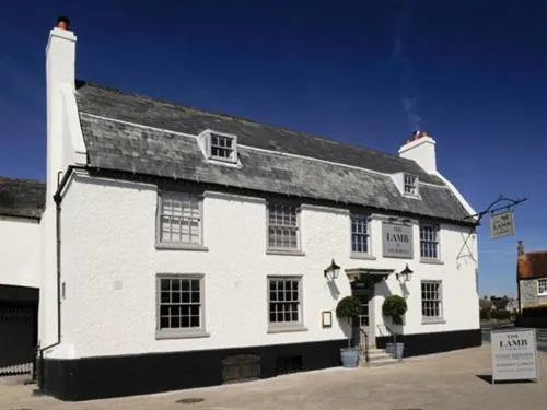 The Lamb at Angmering，位于布莱顿霍夫的酒店