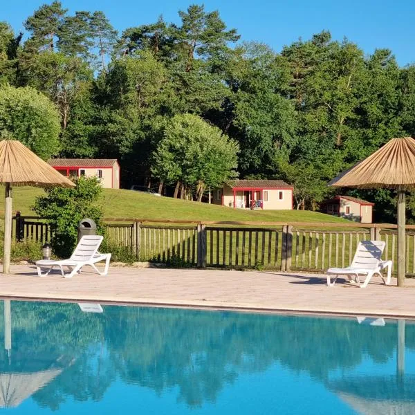 La Forêt Enchantée，位于Sarliac-sur-lʼIsle的酒店