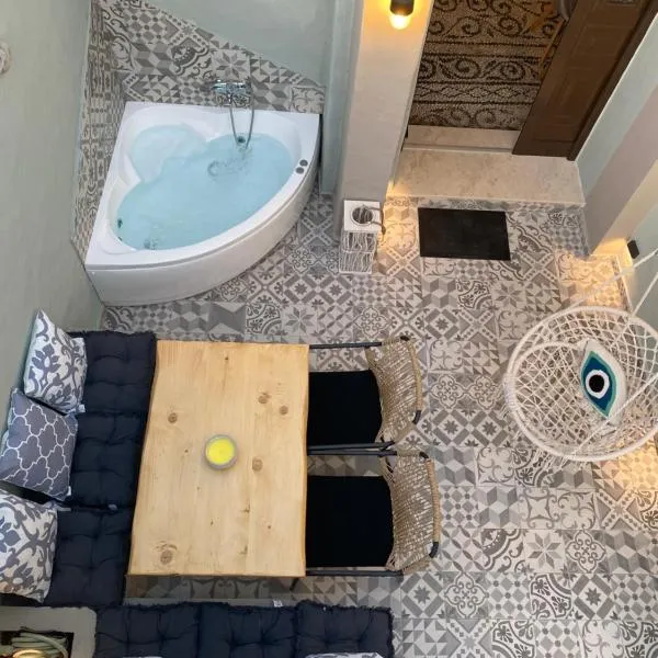 Kyrangelo Traditional House with outdoor jacuzzi，位于科斯基努的酒店