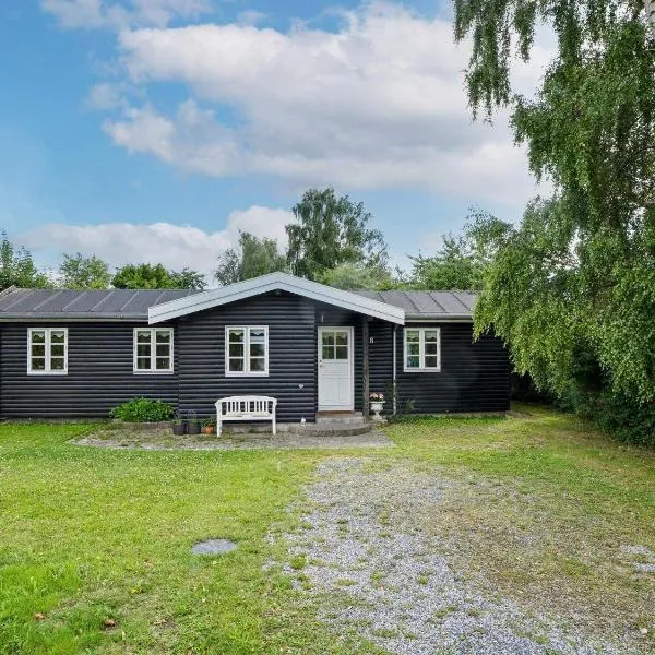 Cozy holiday home in Asserbo，位于赫尔辛厄的酒店