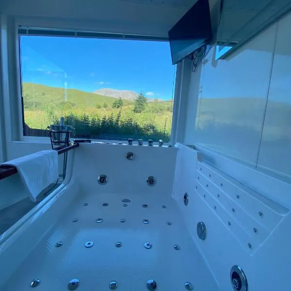 Highland Stays - Ben View Studio Pod & Jacuzzi Bath，位于威廉堡的酒店