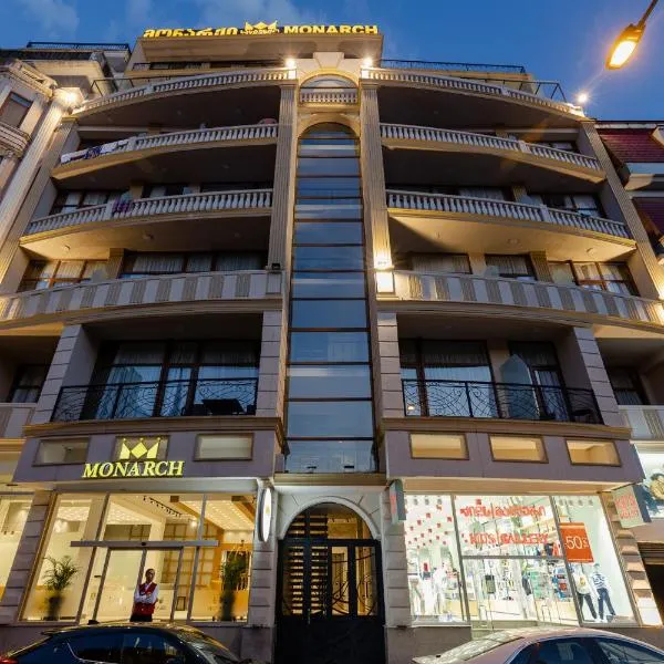 Hotel Monarch，位于巴统的酒店