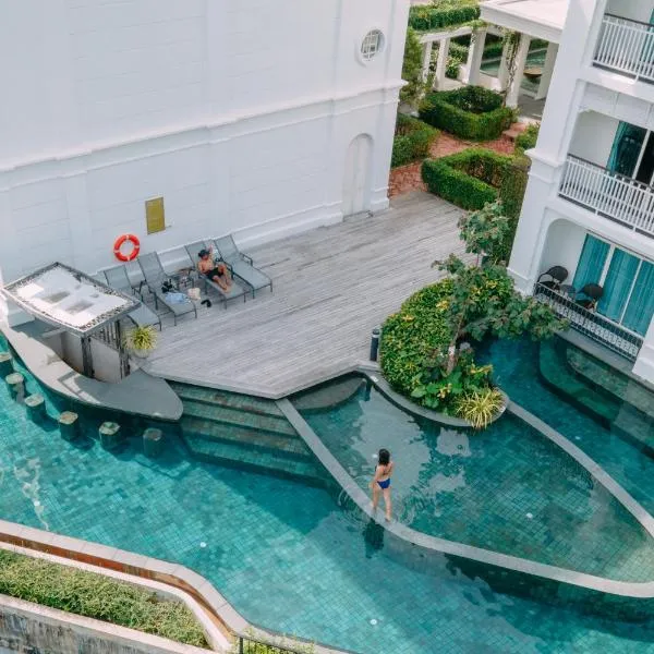 Marina Gallery Resort-KACHA-Kalim Bay - SHA Plus，位于Laguna Phuket的酒店