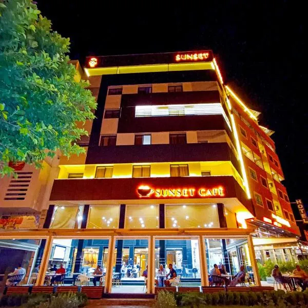 Hotel SunSet Beni Mellal，位于Oulad Hamdane的酒店