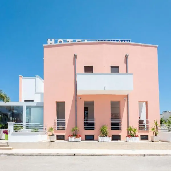 科拉罗酒店，位于Ostuni Costa Merlata的酒店