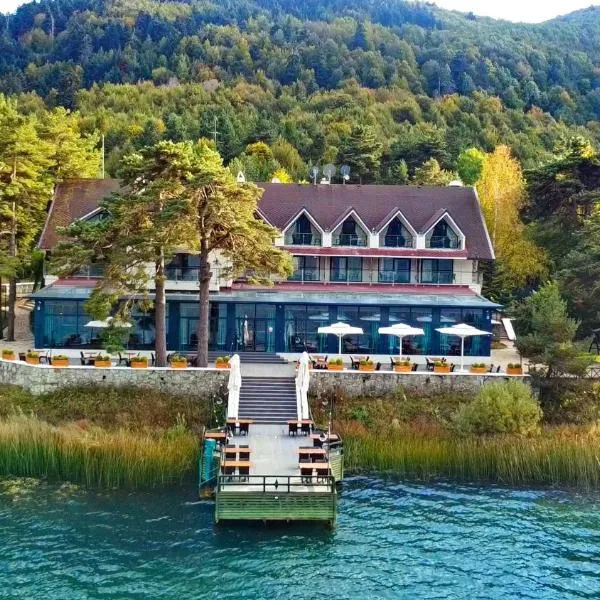 阿邦特科斯克奥特里酒店，位于Ilıca的酒店