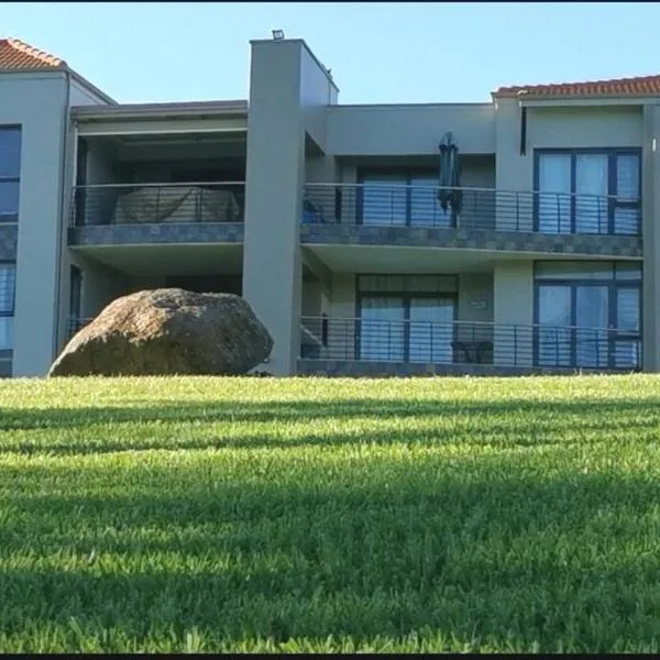 NNS Vaal River Luxury 3 Bedrooms Apartment，位于范德拜尔帕克的酒店
