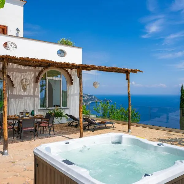 Villa Mimina - Exclusive villa with garden, Jacuzzi and sea view，位于普莱伊亚诺的酒店