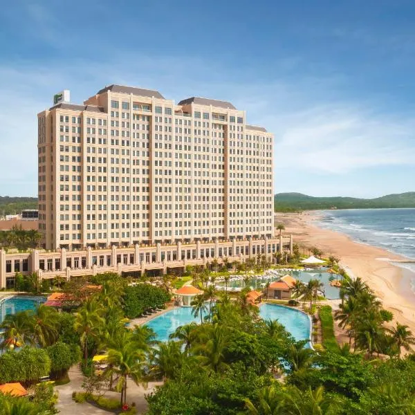 Holiday Inn Resort Ho Tram Beach, an IHG Hotel，位于何科克的酒店