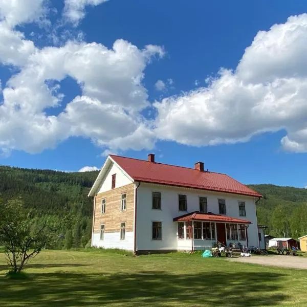 Mysig lägenhet i Prästgård nära Branäs，位于Likenäs的酒店