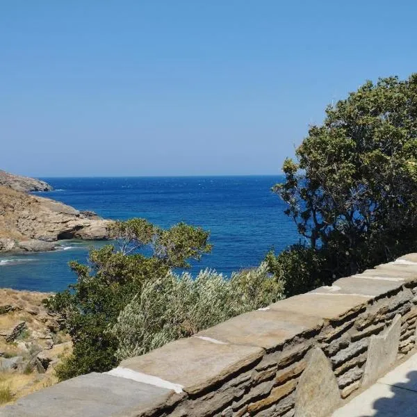 Villa Kalamonari nature house, cycladic wilderness，位于Rogón的酒店