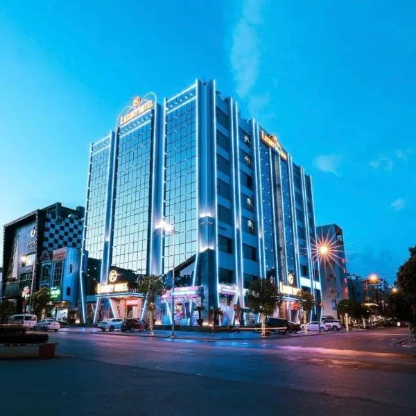 Luxury6 Hotel，位于Móng Cái的酒店