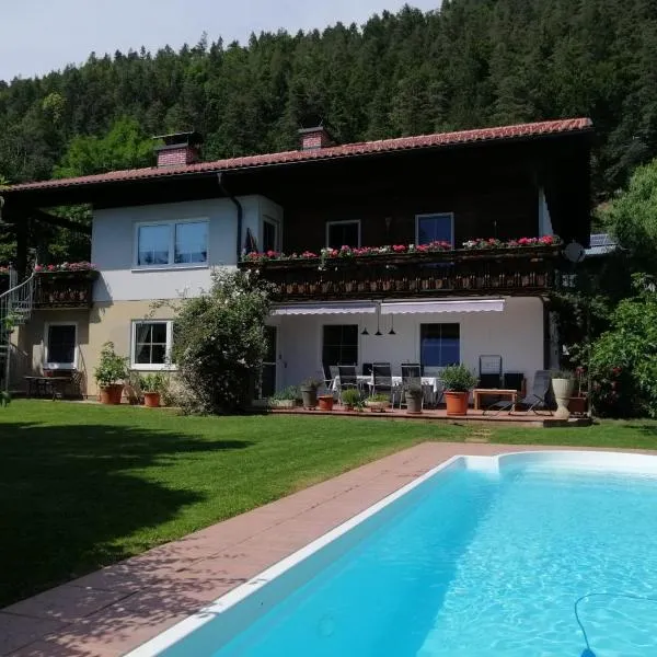 Ferienwohnung mit Pool in Wörthersee Nähe，位于格兰河畔圣法伊特的酒店