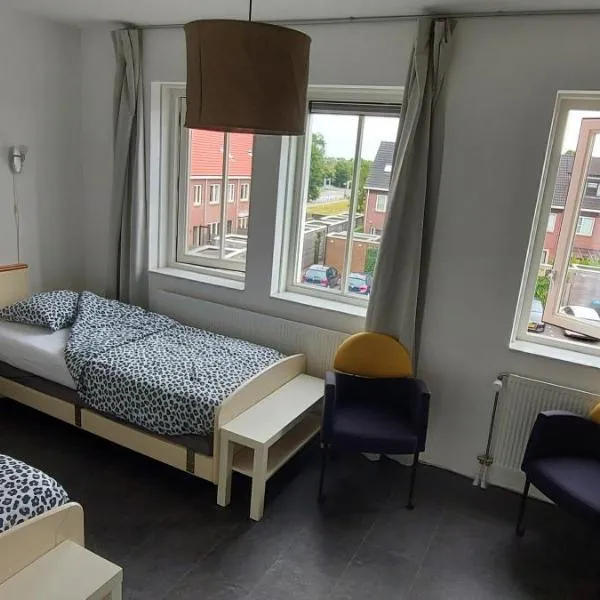 Airbnb 'Logeren aan het plein' in het centrum van Meppel，位于Rogat的酒店