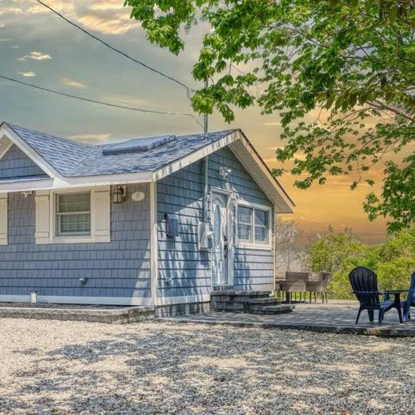 Beach cottage villa，位于Baiting Hollow的酒店