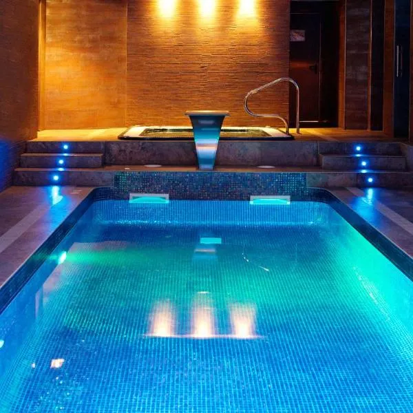 Hotel Acacias Suites & Spa，位于罗列特海岸的酒店