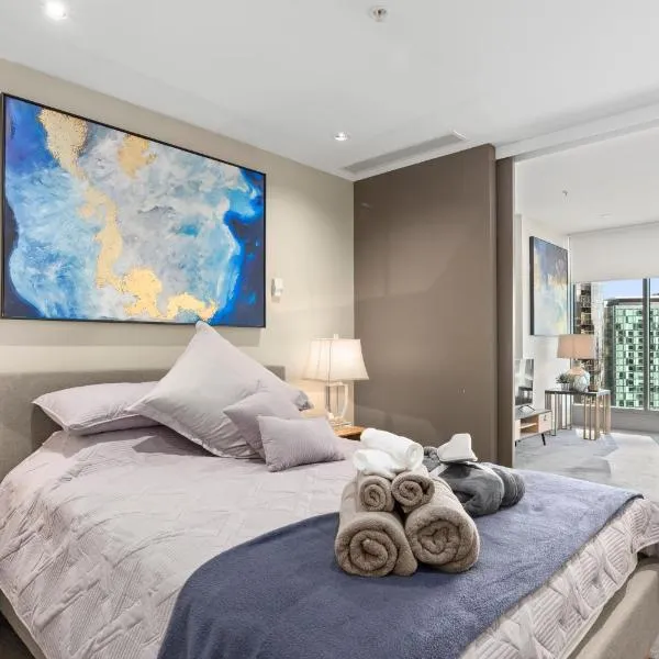 Sophisticated Designer Condo W River & City Views，位于墨尔本的酒店