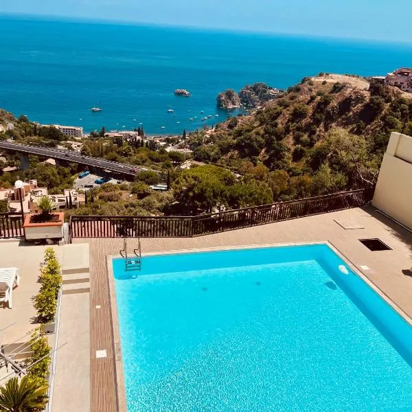 Little Paradise，位于陶尔米纳的酒店