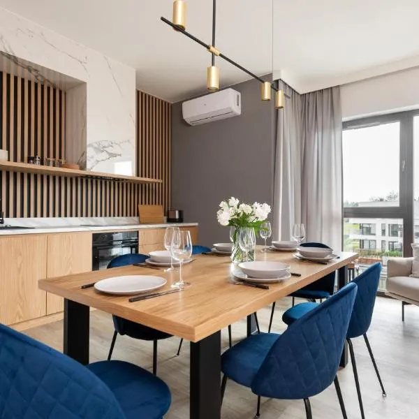 Flatbook - Yacht Harbor Premium Apartments Sol Marina，位于Wiślinka的酒店