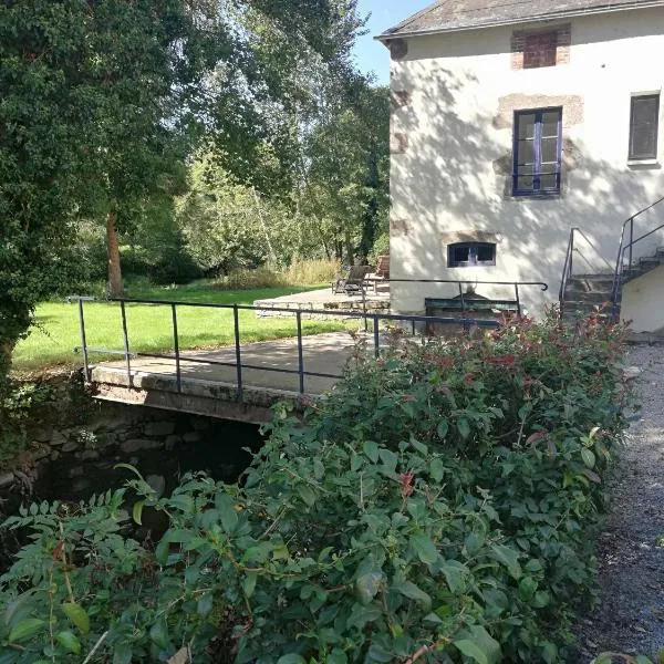 Chambre d'hôte Moulin du Breuil.，位于Saint-Yrieix-les-Bois的酒店