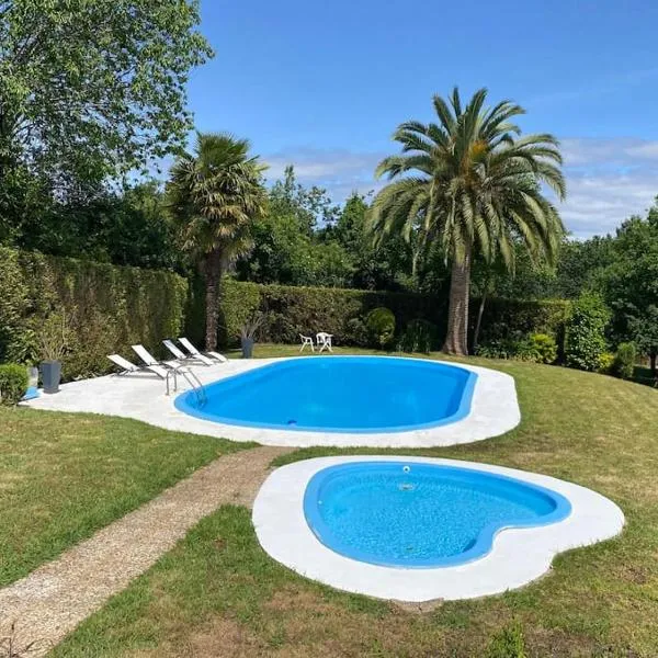 Agradable chalet rústico，位于Cambre的酒店