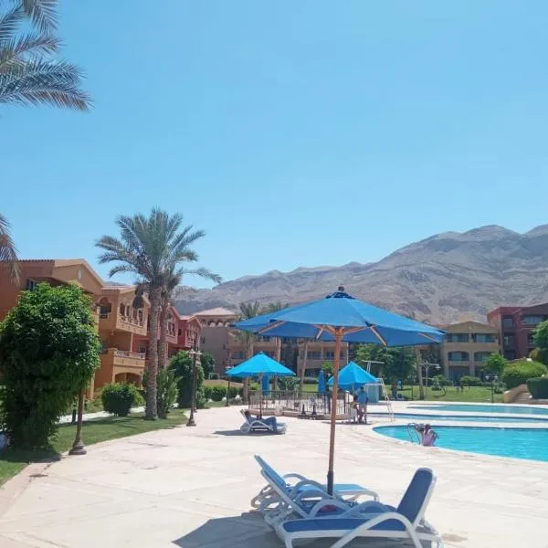 شاليه فاخر بالبانوراما بورتوسخنه للعائلات فقط porto sokhna chalets，位于艾因苏赫纳的酒店