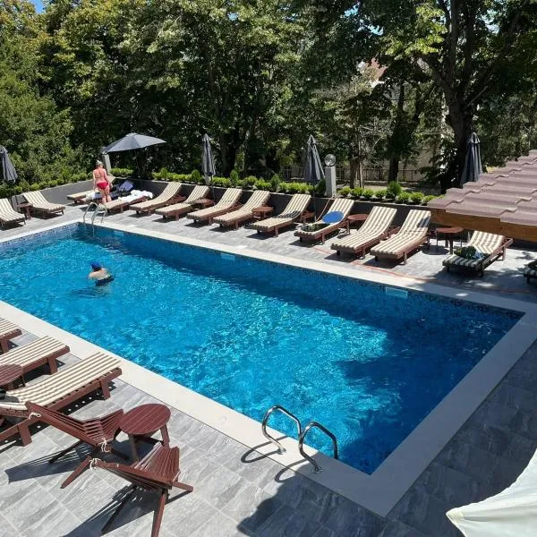 The Residence Hotel & Cottages，位于Kojori的酒店
