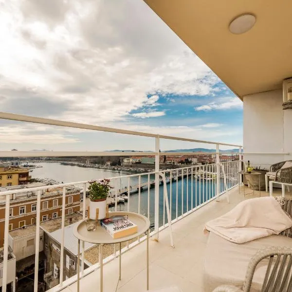 URBAN LUXURY APARTMENT，位于扎达尔的酒店