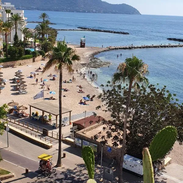 Apartamento Torre Bona - Seafront, 10 meters from the beach!，位于松塞尔韦拉的酒店