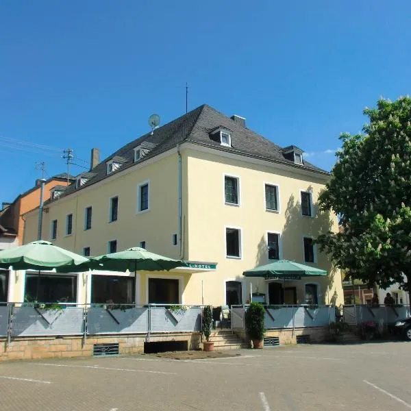 格雷菲尔盯格中央酒店，位于Tünsdorf的酒店