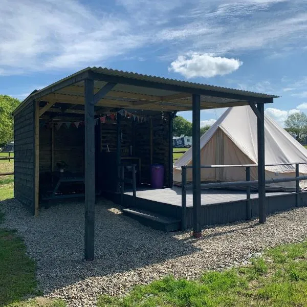 Bell tent 3 Glyncoch isaf farm，位于Blaencelyn的酒店