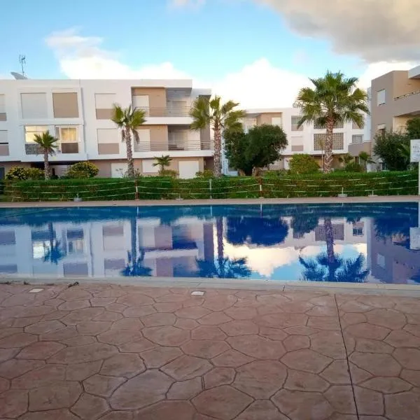 Appartement Imi Ouadar vue Mer, plage et piscine, 82m2, wifi, parking et piscines privées，位于伊米乌阿达尔的酒店