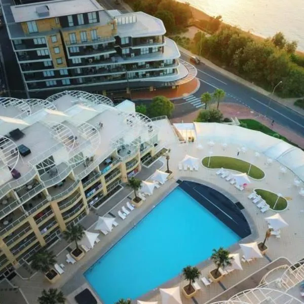 BASE Holidays - Ettalong Beach Premium Apartments，位于艾塔龙海滩的酒店