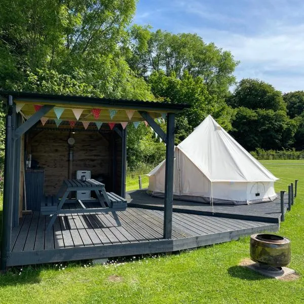 Bell tent 1 Glyncoch isaf farm，位于Llangrannog的酒店