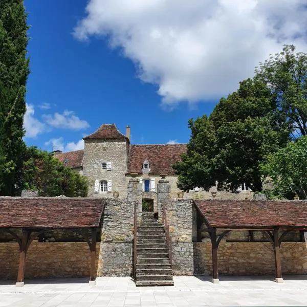 Les Pierres Lotoises - gîte les grandes pierres，位于Reilhaguet的酒店