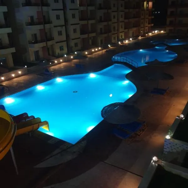 شاليه فندقى للعائلات غرفة وريسيبشن بمنتجع ريتال فيو الساحل الشمالى，位于Abū Shunaynah的酒店