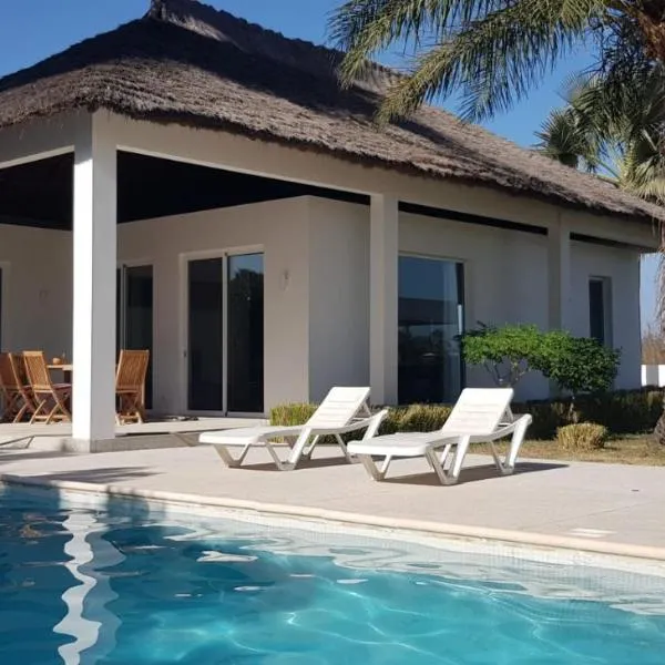 Villa Cap Ouest Piscine Grand Jardin à 2 Pas de l'Océan，位于斯基灵角的酒店