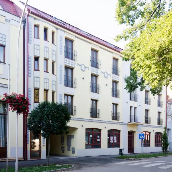 Hotel Royal，位于Čoka的酒店