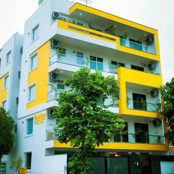 Lime Tree Luxury Studio - Service Apartment Near Artemis Hospital ,Gurgaon，位于Bhundsi的酒店